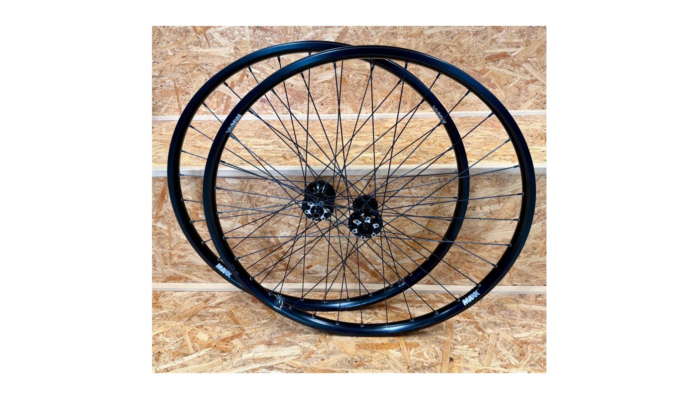 Zapletená kola Mach1/Novatec 29" Boost 15x110 / 12x148 HG pár - 1