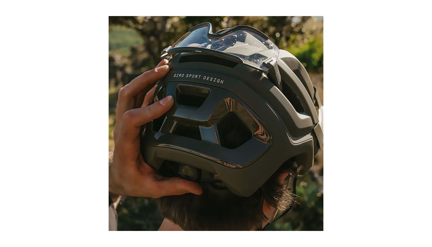 GIRO Montaro MIPS III Mat Dark Sage/Gloss Dark Sage - 5