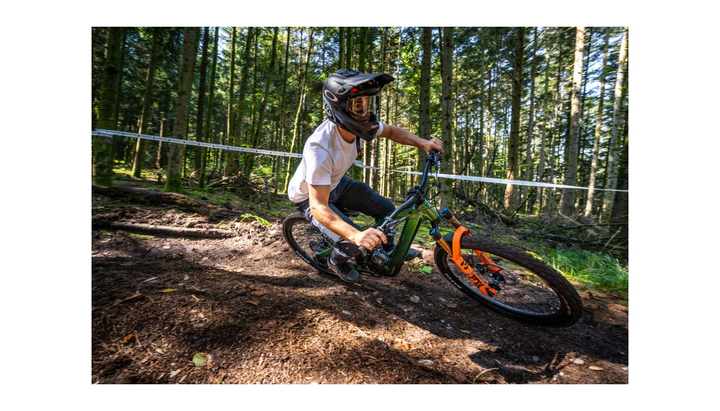 MOUSTACHE Samedi 29 Game 160.9 RACE LTD - M + Upgrade - 9