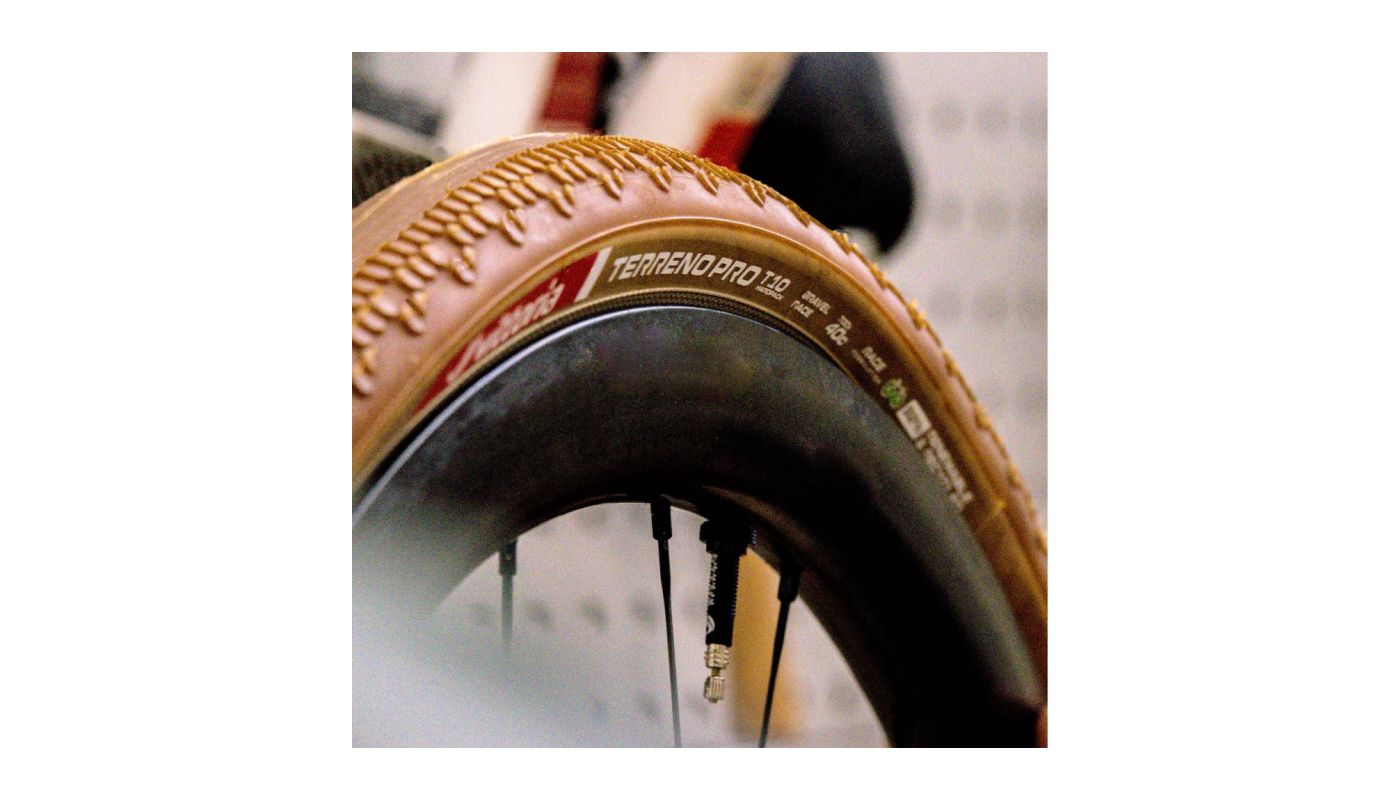 Plášť Vittoria Terreno Pro T10 Hardpack 40-622 Gravel Race Natural Brown - 3