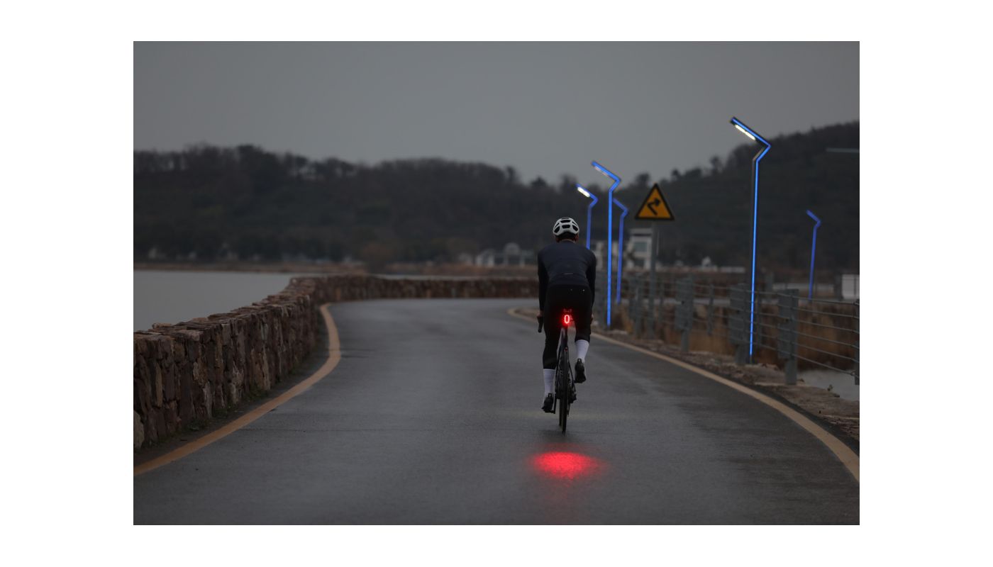 Zadní blikačka s radarem iGPSport SR Mini - 7