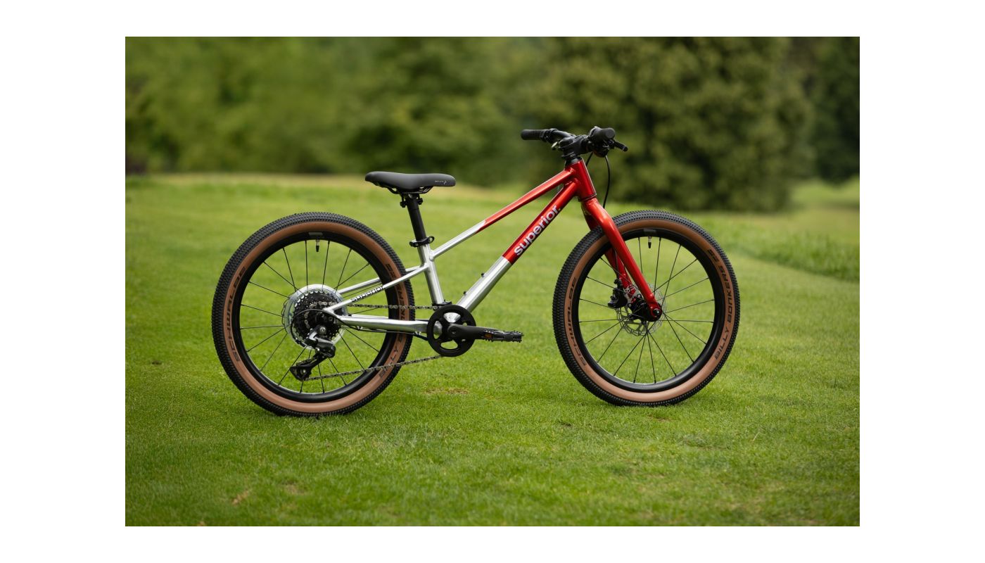 Superior TEAM 20 Gloss Brushed Alu / Red 2026 - 2