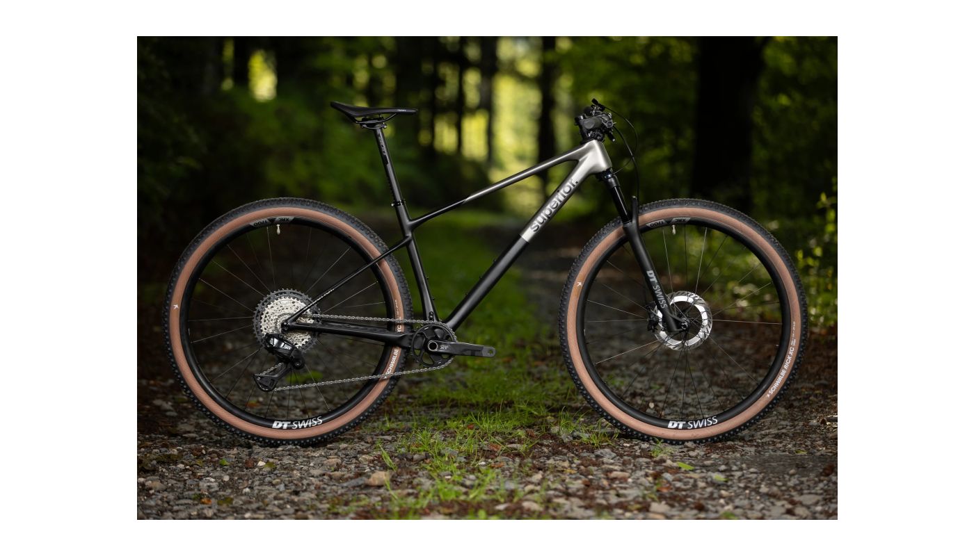 Superior XP 9.8 Matte Carbon / Dark Chrome 2026 - 2