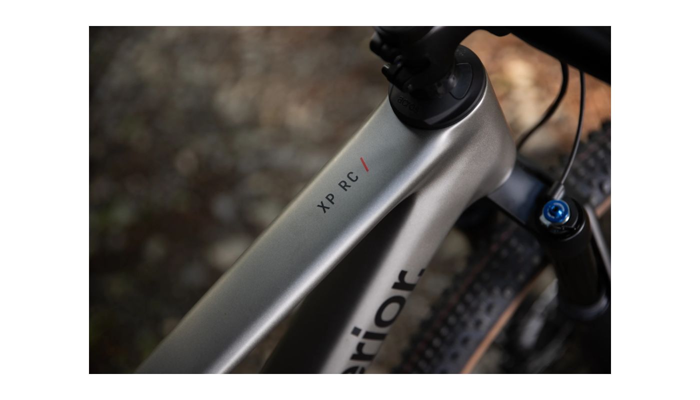 Superior XP 9.8 Matte Carbon / Dark Chrome 2026 - 10