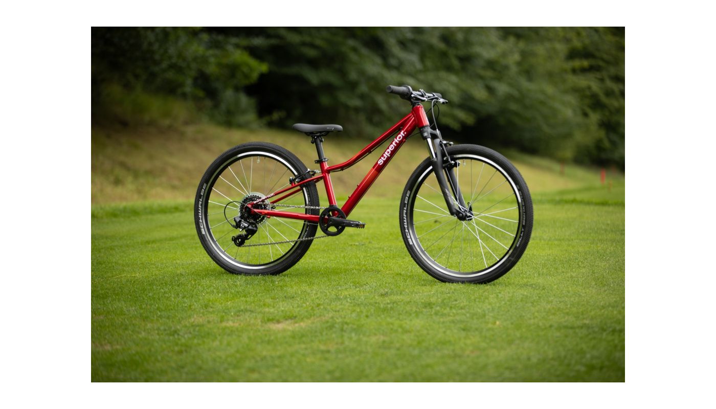 Superior RACER 24 Gloss Racing Red 2026 - 2