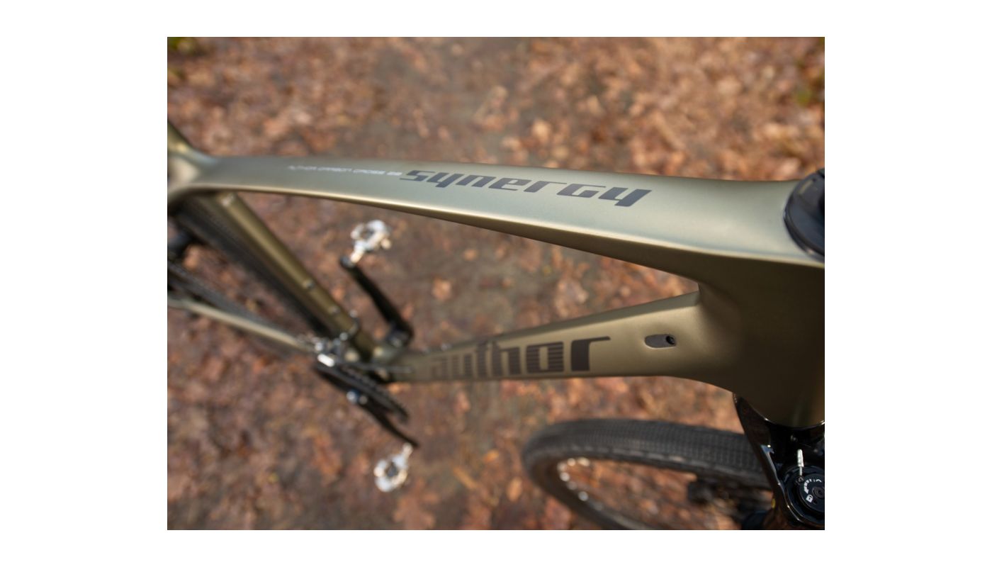 Author Synergy 2026 zelenozlatá-matná/černá - 3